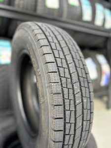 60R17 96T Шина Goform W705 зимняя